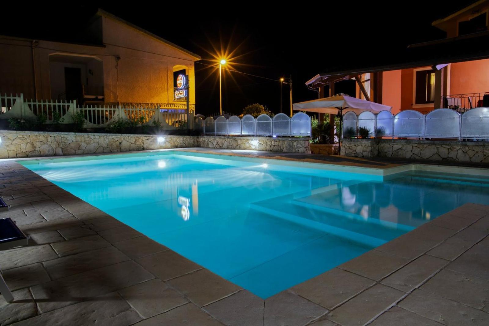 Piccola Locanda S'Ausentu Uri Екстер'єр фото
